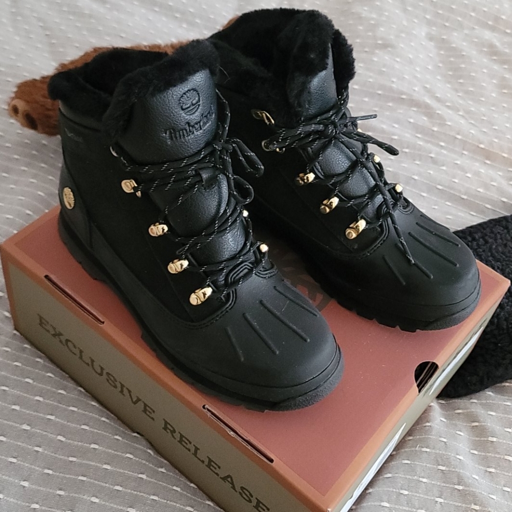 Fur lined Timberland duckboot!! Brand new